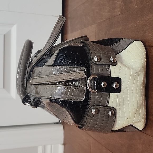 Guess Top Handle bag - Picture 2 of 4